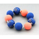 bracelet perles boules Coraline fond bleu moyen  fleur bleu & corail