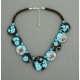 collier perles plates réversible transparent turquoise / fond marron foncé fleur turquoise