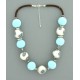 collier perles boules fond transparent fleur turquoise & marron