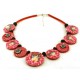 Collier perles plates Rozenn visage
