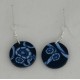 Boucles d'oreille Maïlys fond bleu fleur bleue