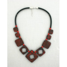 Collier perles structurés Ingrid rouge percé 9 perles Collier perles structurés Ingrid rouge percé 9 perles