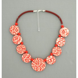 Collier perles plates Coraline fleur corail