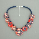 Collier perles plates Coraline visage bleu & corail 