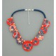 Collier perles plates Coraline fond corail foncé fleur bleu & corail 